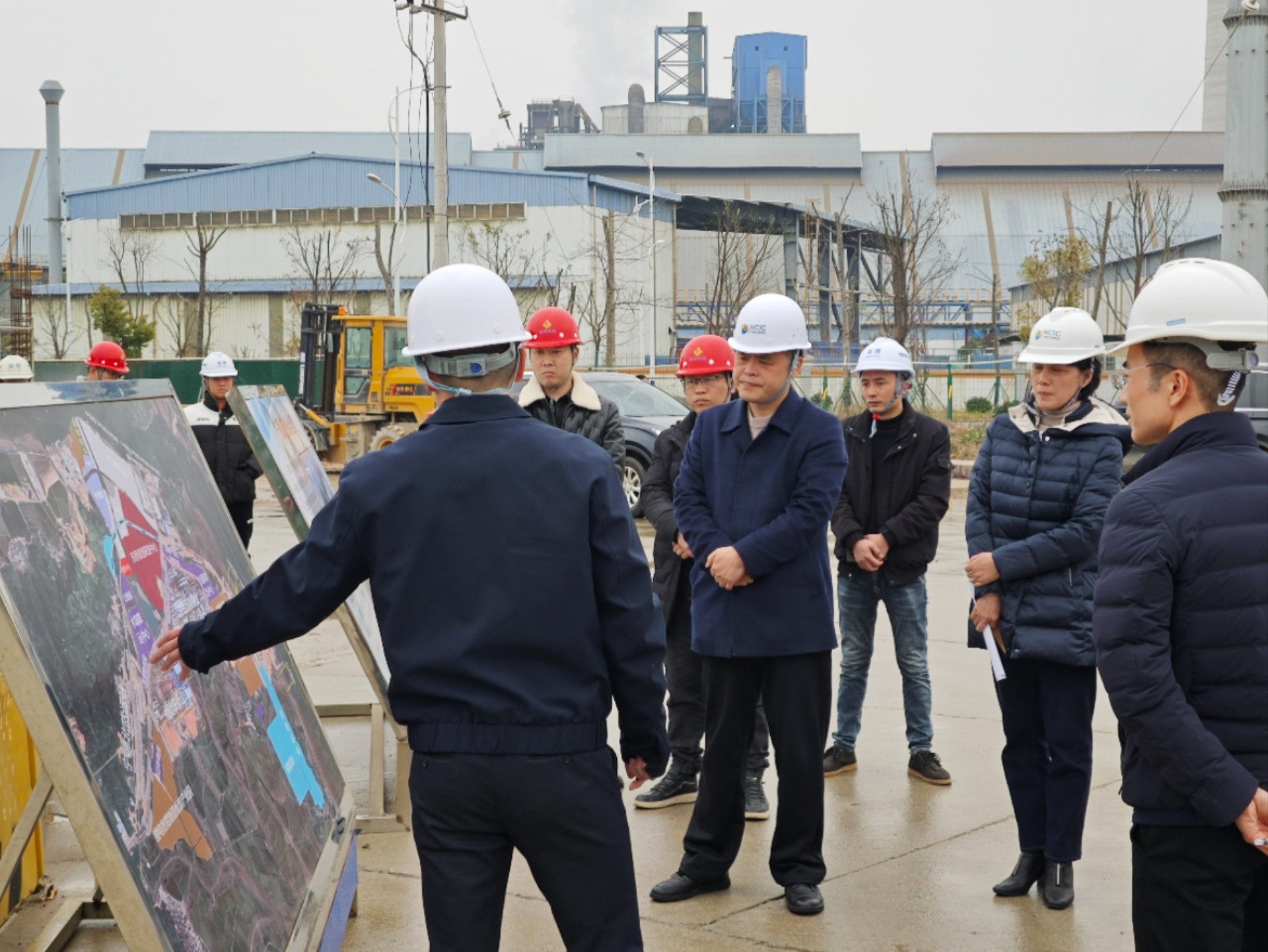 2024-2-29市交投集團領(lǐng)導深入市交投物流集團項目一線(xiàn)調研，章佳琦拍攝1.jpg