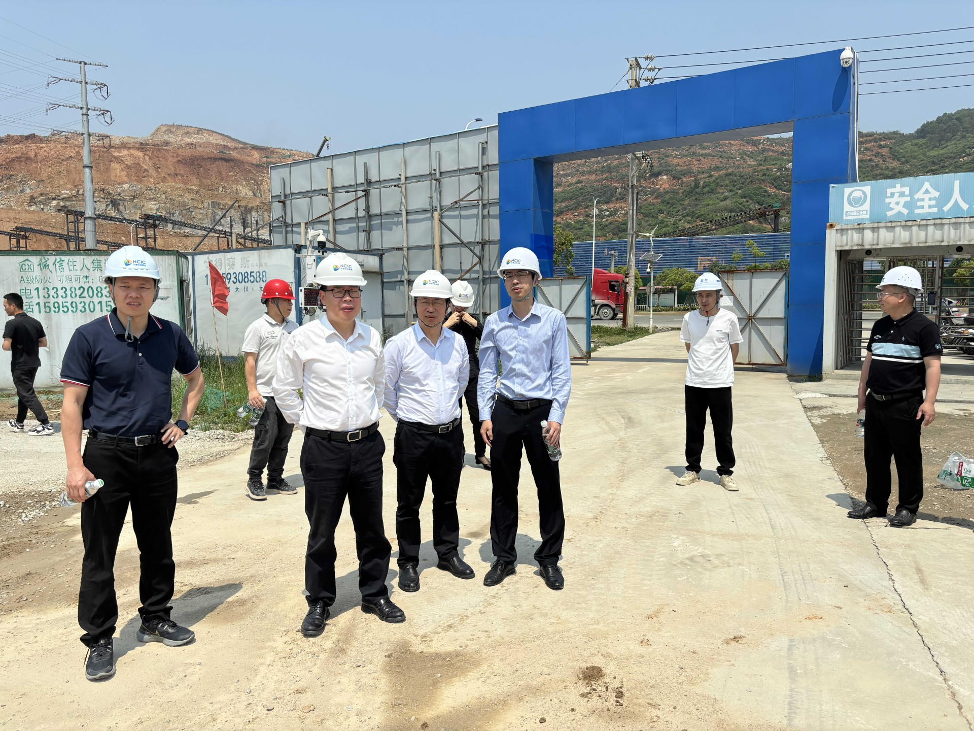 市交投集團領(lǐng)導深入市交投項目開(kāi)展五一節前安全檢查，賴(lài)海瀾拍攝1_new.jpg